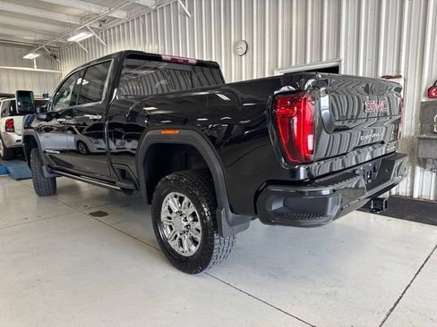 Used 2023 GMC Sierra 2500 Denali w/ Denali Black Diamond Edition AWD/4WD image 9