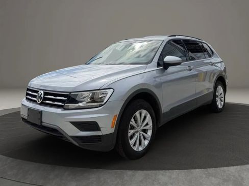 Used 2020 Volkswagen Tiguan S FWD image 2