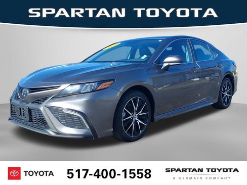 Used 2024 Toyota Camry SE FWD image 1