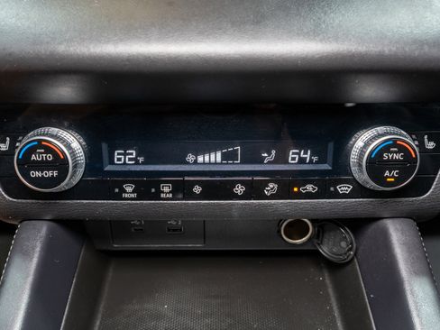 Used 2023 Mitsubishi Outlander SE Black Edition AWD/4WD image 19