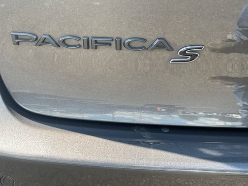 Used 2022 Chrysler Pacifica Limited w/ S Appearance Package FWD image 24