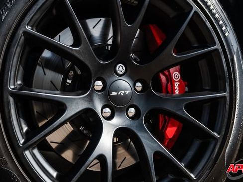 Used 2015 Dodge Challenger SRT Hellcat image 3