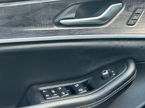 Used 2022 Jeep Grand Cherokee Limited image 17