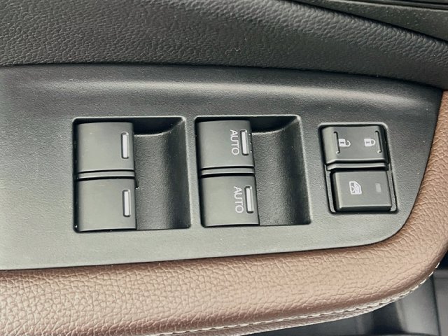 Used 2025 Honda Passport EX-L image 12