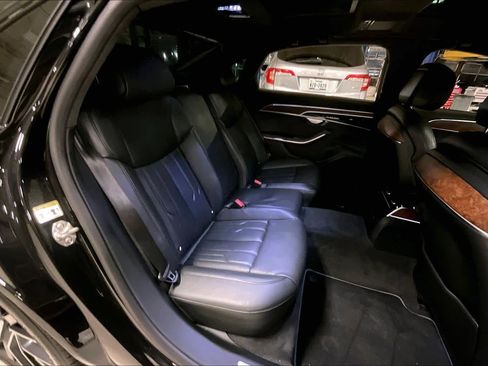 Used 2021 Audi A8 L 3.0T w/ Luxury Package image 18