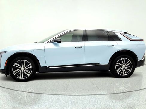 Used 2024 Cadillac Lyriq Tech RWD image 8