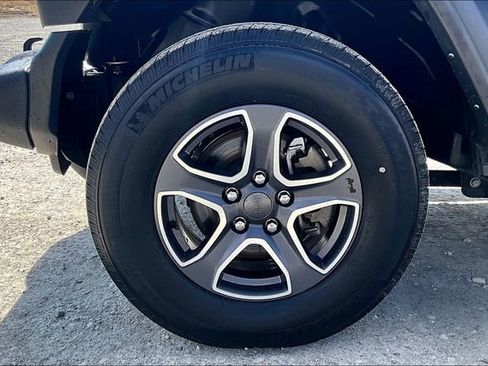 Used 2022 Jeep Wrangler Unlimited Sport S w/ Sun And Sound Package image 8