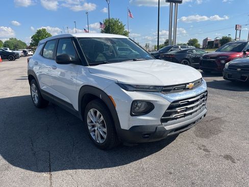 Used 2021 Chevrolet TrailBlazer LS AWD/4WD image 2