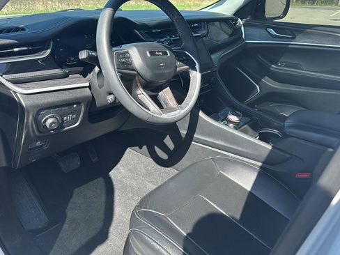 Used 2023 Jeep Grand Cherokee 30th Anniversary AWD/4WD image 12