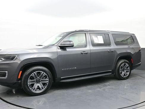 Used 2024 Jeep Wagoneer L Series II w/ Flexible Seating Group image 6