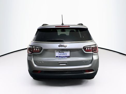 Used 2022 Jeep Compass Latitude AWD/4WD image 6