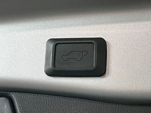 Used 2020 Toyota RAV4 XSE AWD/4WD image 11