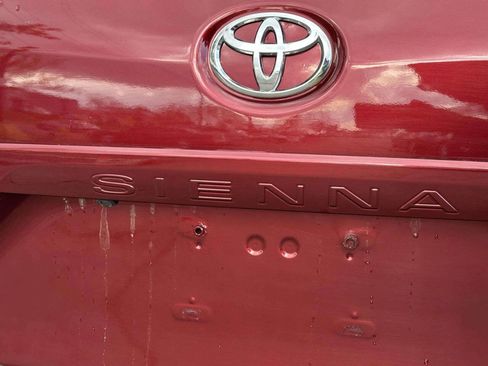 Used 2016 Toyota Sienna XLE AWD/4WD image 38