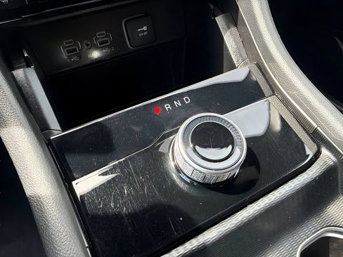 Used 2024 Jeep Grand Cherokee L Laredo RWD image 18