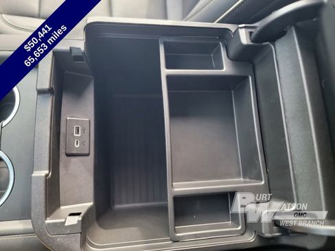 Used 2023 GMC Yukon XL SLT w/ SLT Premium Package image 20