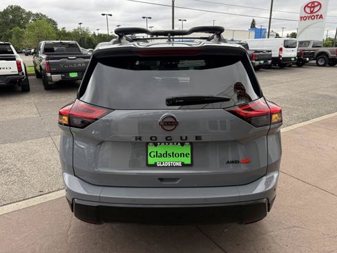 Used 2025 Nissan Rogue SV w/ Rock Creek Premium Package AWD/4WD image 5