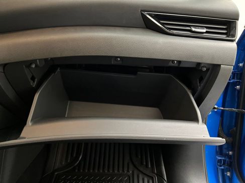 Used 2025 Nissan Sentra SV FWD image 33