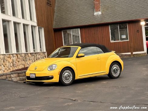 Used 2015 Volkswagen Beetle 1.8T FWD image 14