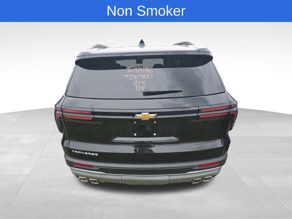 Used 2026 Chevrolet Traverse LT w/ Driver Confidence Package FWD image 8