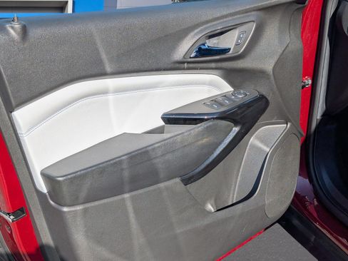 Used 2024 Chevrolet Trax LT w/ Driver Confidence Package image 15