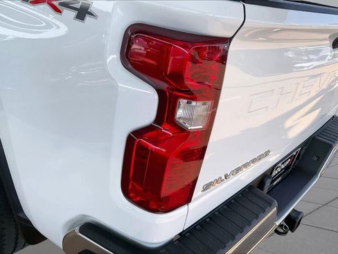 Used 2023 Chevrolet Silverado 2500 LT AWD/4WD image 26