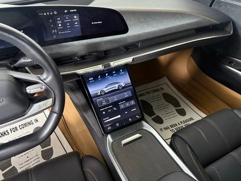 Used 2022 Lucid Air Grand Touring image 39