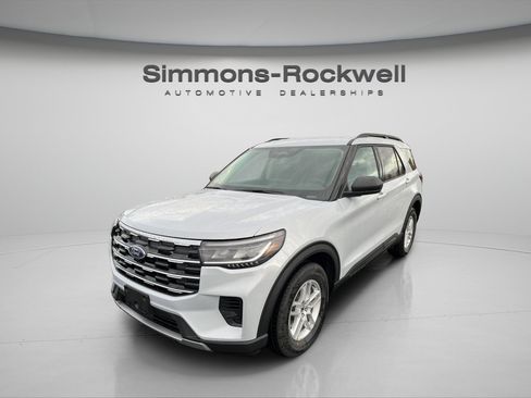 Used 2026 Ford Explorer Active AWD/4WD image 1