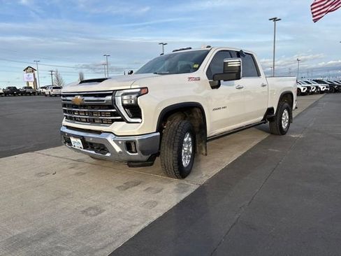 Used 2024 Chevrolet Silverado 3500 LTZ w/ LTZ Premium Package image 7