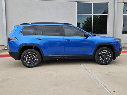 New 2026 Jeep Cherokee Laredo AWD/4WD image 2