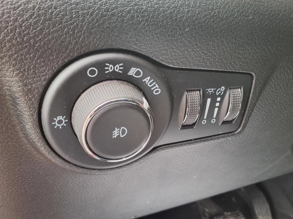 Used 2022 Jeep Compass Latitude w/ Convenience Group AWD/4WD image 15