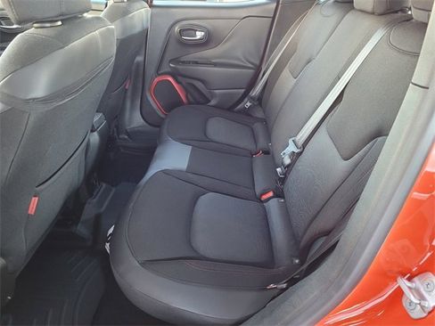 Certified 2015 Jeep Renegade Trailhawk image 18