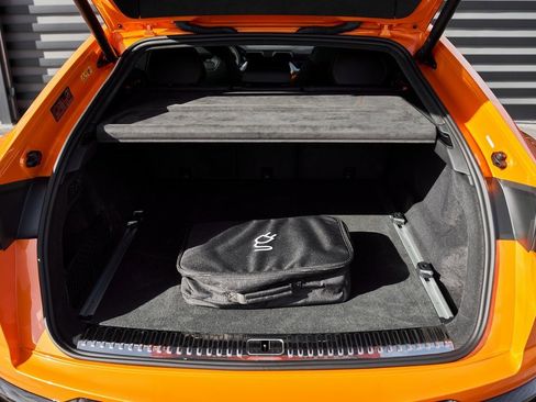 Used 2025 Lamborghini Urus SE image 16