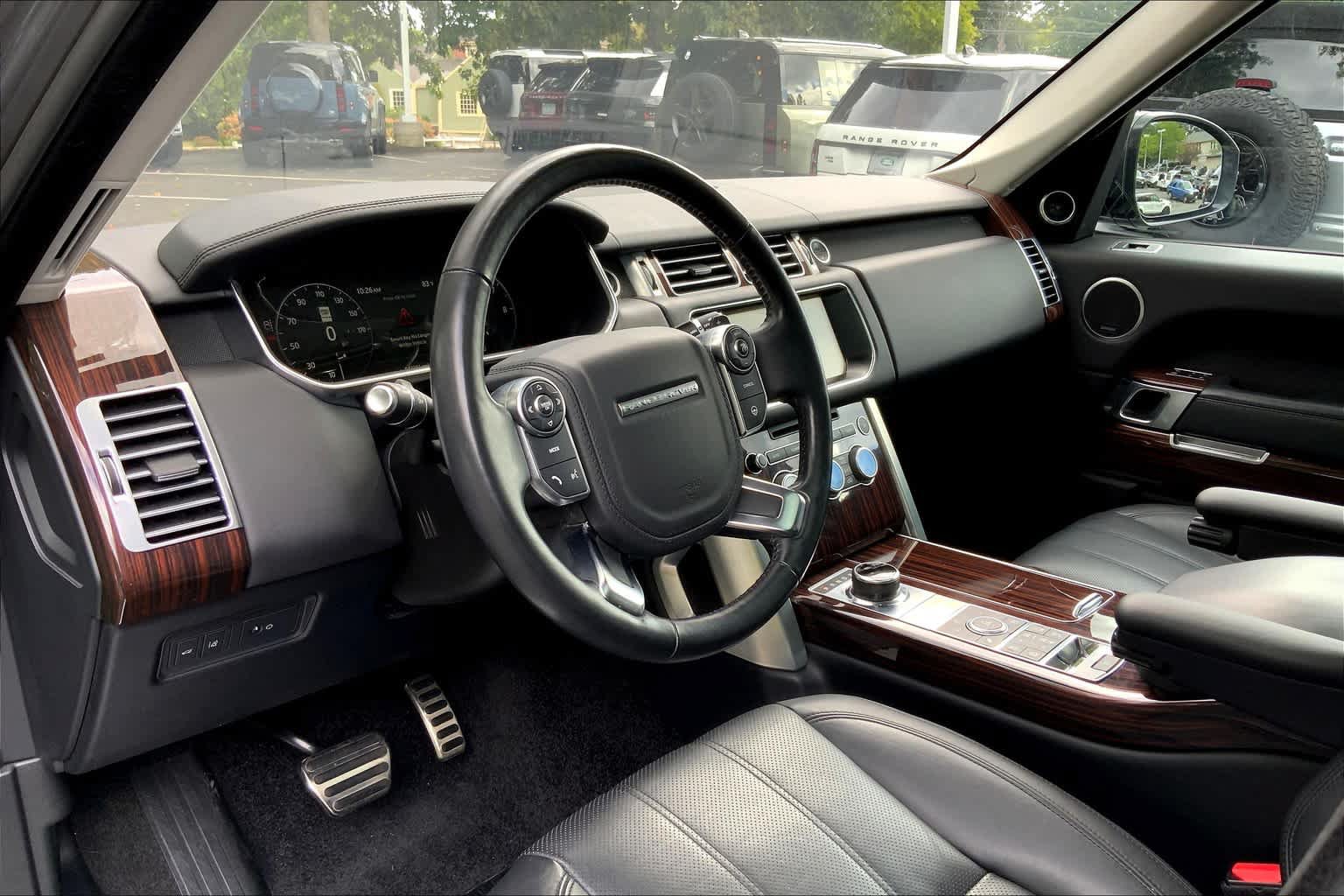 Used 2017 Land Rover Range Rover Supercharged AWD/4WD image 17