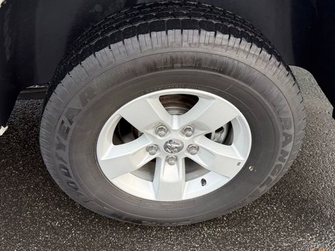 Used 2024 RAM 1500 Classic SLT image 31