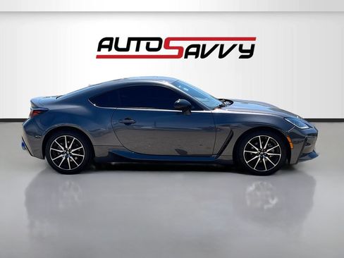 Used 2022 Toyota GR86 RWD image 8