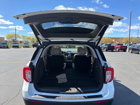 Used 2020 Ford Explorer Platinum w/ Premium Technology Package AWD/4WD image 22
