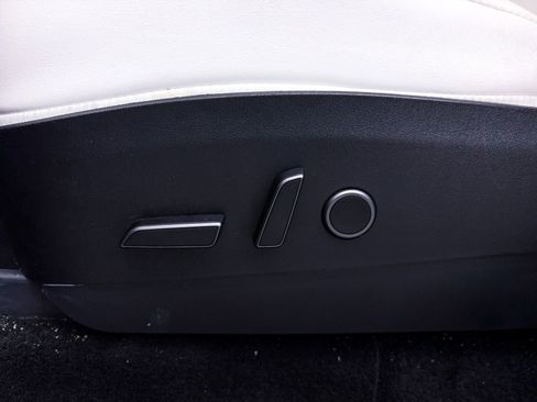 Used 2021 Tesla Model Y Long Range image 19