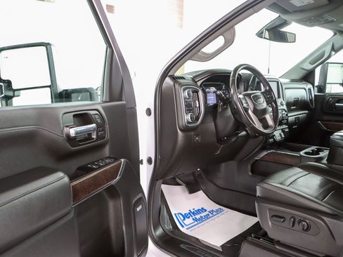 Used 2022 GMC Sierra 2500 Denali AWD/4WD image 3