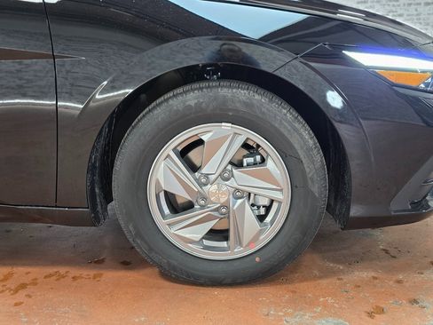 New 2026 Hyundai Elantra SE image 9