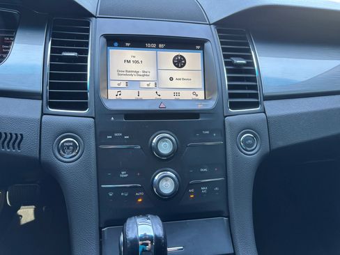 Used 2018 Ford Taurus SEL w/ Equipment Group 201A FWD image 27