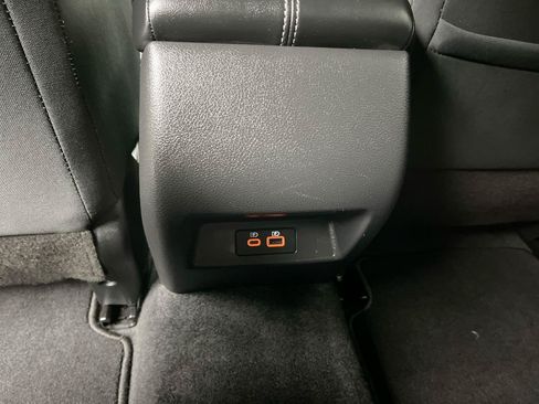 Used 2025 Nissan Altima 2.5 SV FWD image 11