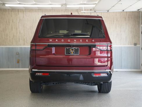 Used 2022 Jeep Wagoneer Series III w/ Premium Group I RWD image 7