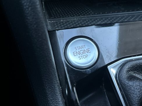 Certified 2023 Volkswagen Taos SE w/ Black Wheel Package image 23