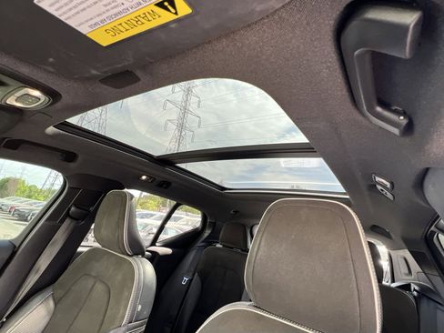 Used 2020 Volvo XC40 T4 R-Design w/ Protection Package Premier image 25