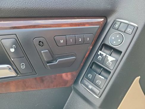 Used 2010 Mercedes-Benz GLK 350 4MATIC image 21