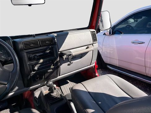 Used 1997 Jeep Wrangler SE image 19