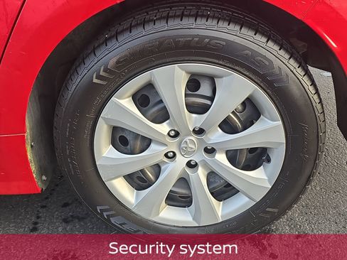 Used 2020 Toyota Corolla LE image 11