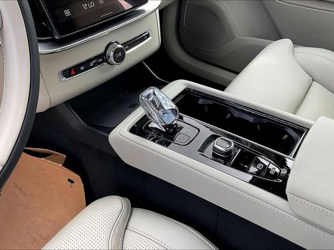 New 2026 Volvo XC90 B5 Ultra w/ Protection Package Premier image 29