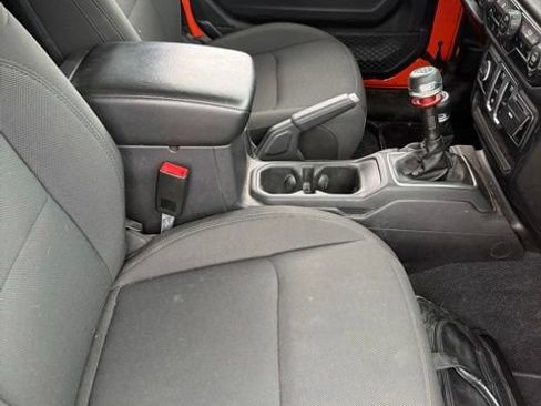 Used 2018 Jeep Wrangler Sport w/ Quick Order Package 23S AWD/4WD image 3
