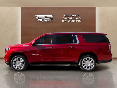 Used 2024 Chevrolet Suburban High Country AWD/4WD image 2